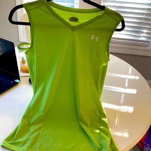Under Armor nylon tank top. Great condition.